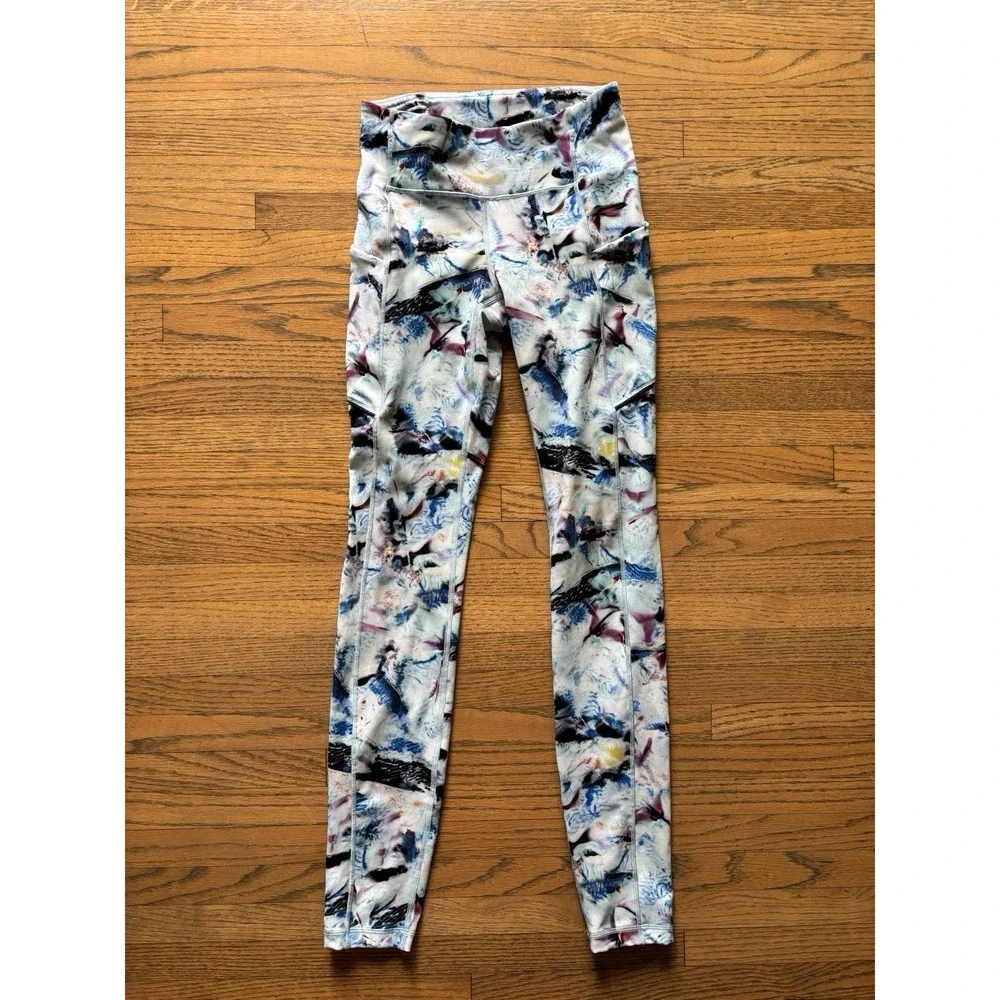 Lululemon women's speed up tight Leggings size 2